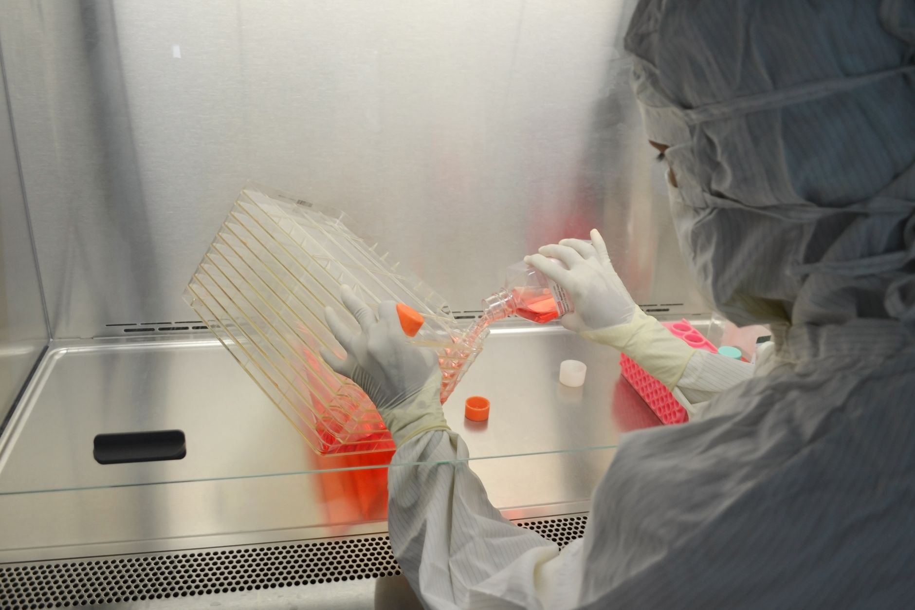 Cell & Gene Therapy Logistics 2025: The Ultra-Cold Chain Fix