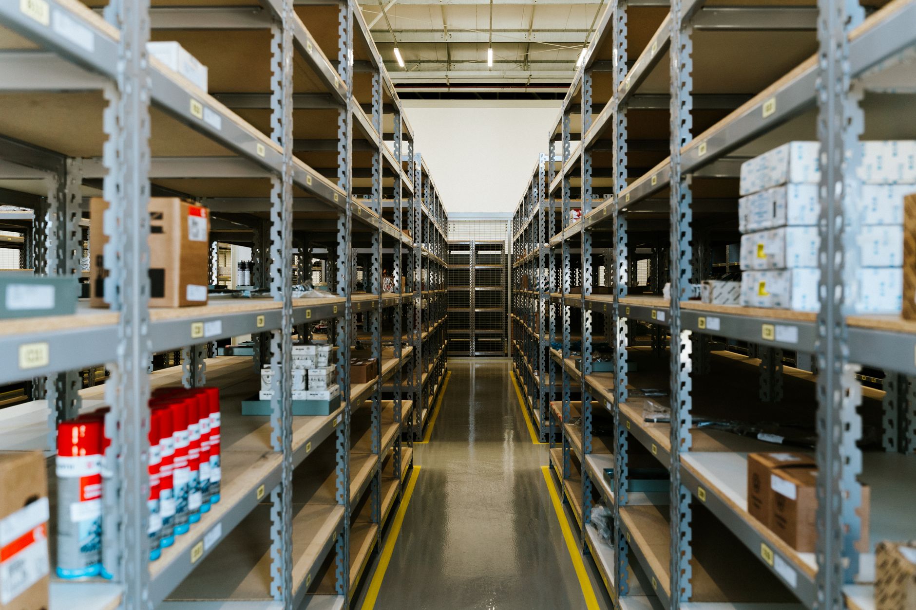 Automotive Parts Logistics 2025: Optimize JIT, Prevent Line Stoppages