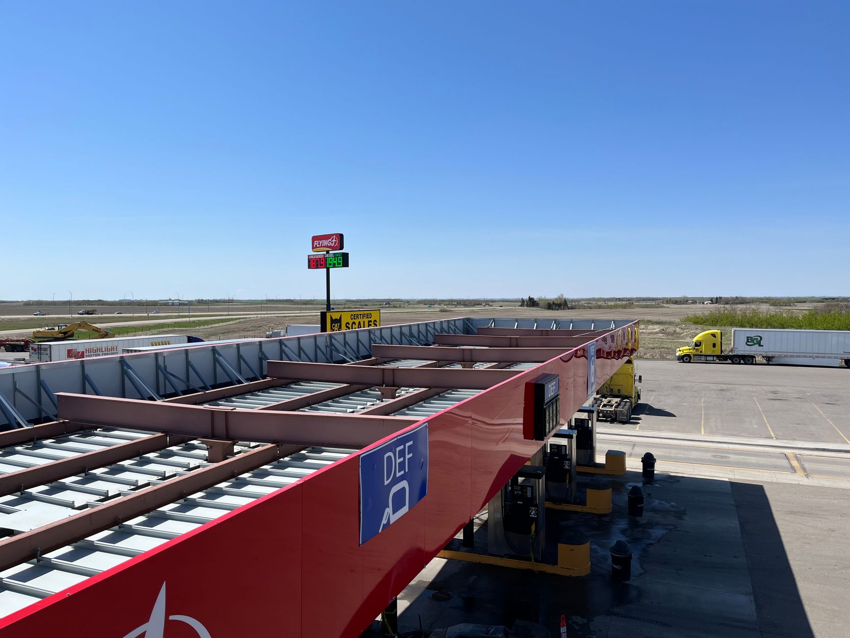 Aerodynamic Trucking Innovations 2025: Cut Fuel Costs 10% & Emissions