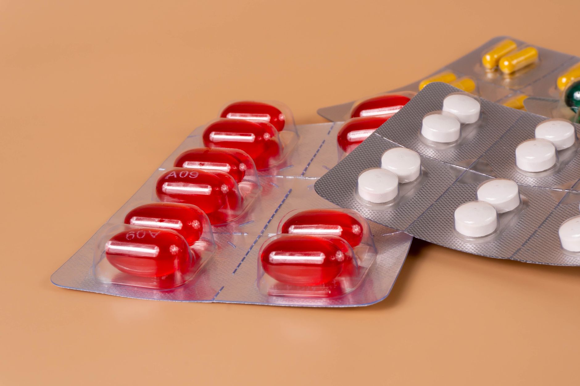 Pharma Supply Chain Security 2025: Combat Counterfeits & Theft
