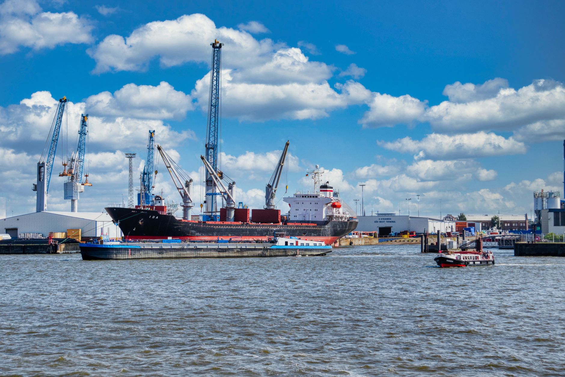 The 2025 Small Business Freight Shipping Playbook: Cut Costs 25%
