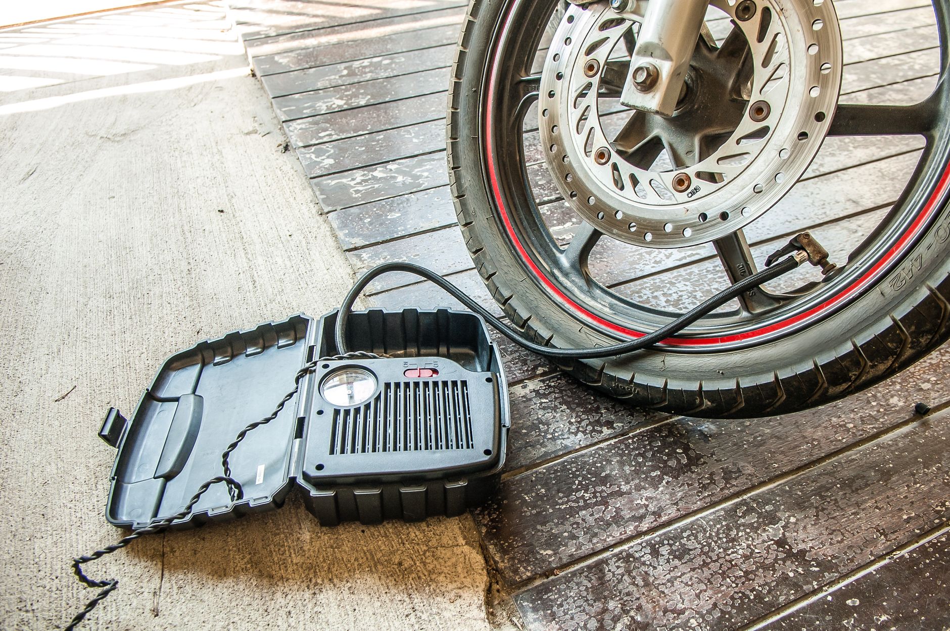 Tire Pressure Monitoring Systems: Cut Fuel Costs & Extend Tire Life