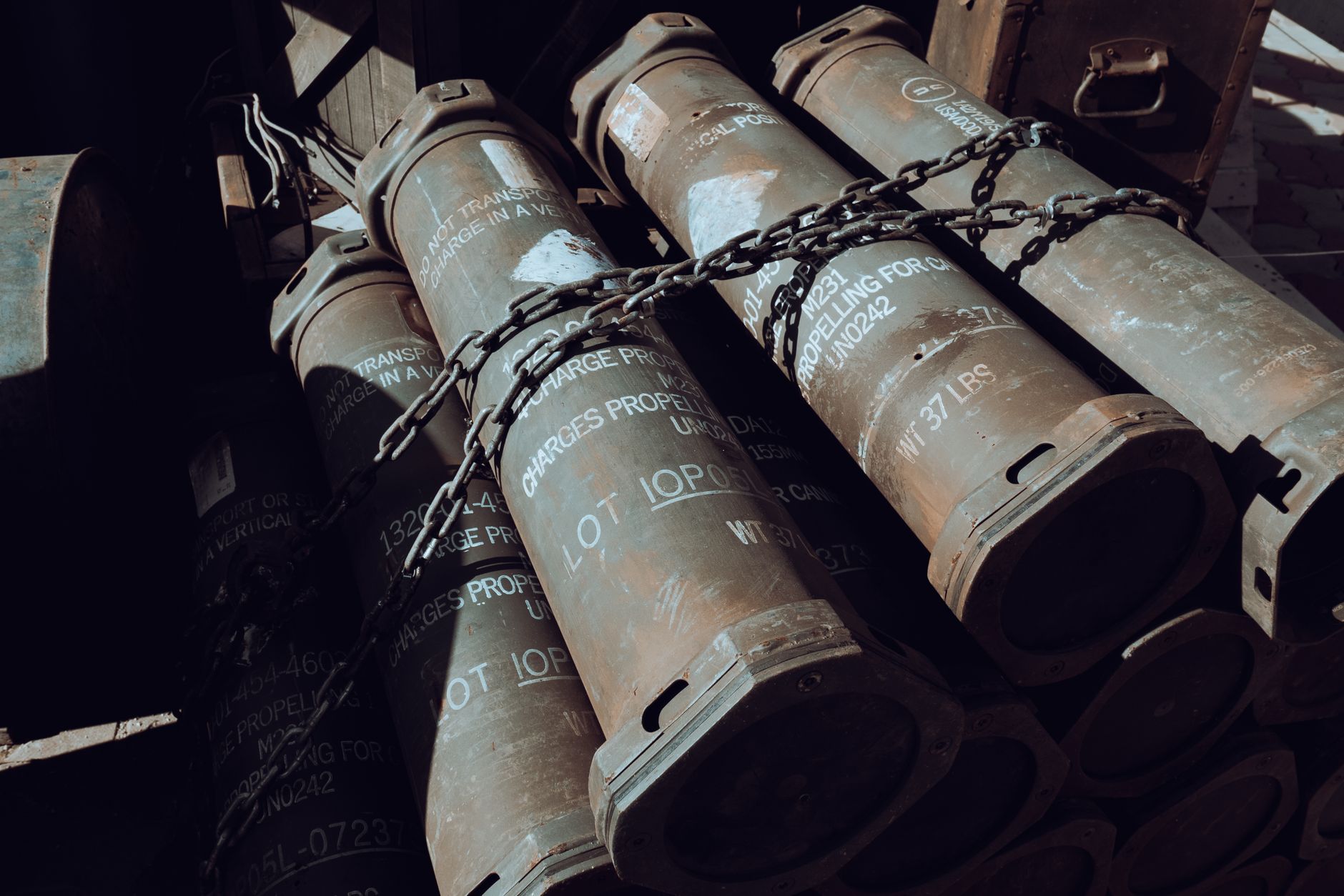 FTL Capacity Sourcing: Rate Volatility, Hidden Costs & the Broker's Playbook