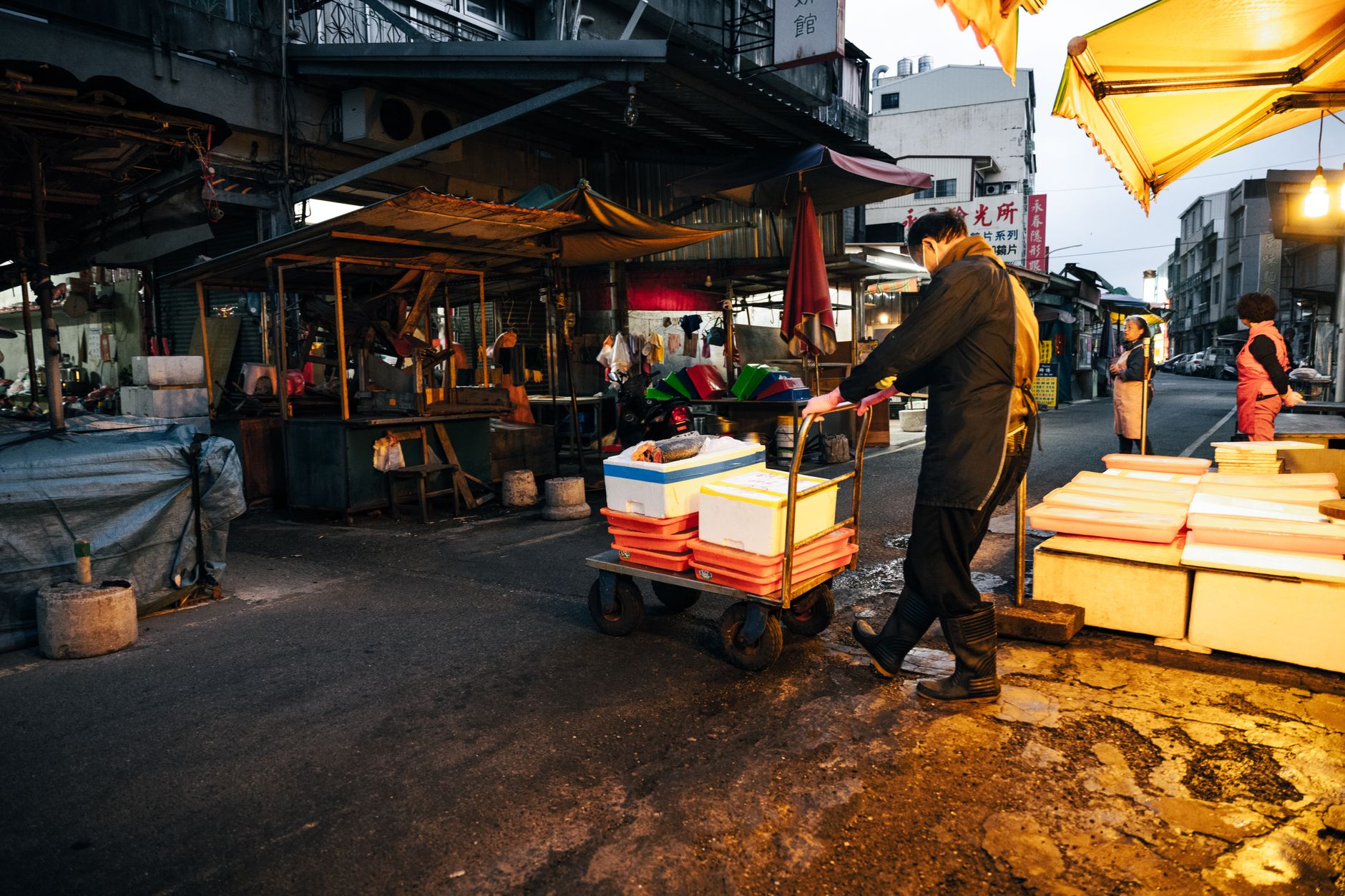 2025 Supply Chain Localization Playbook: Resilience & Savings