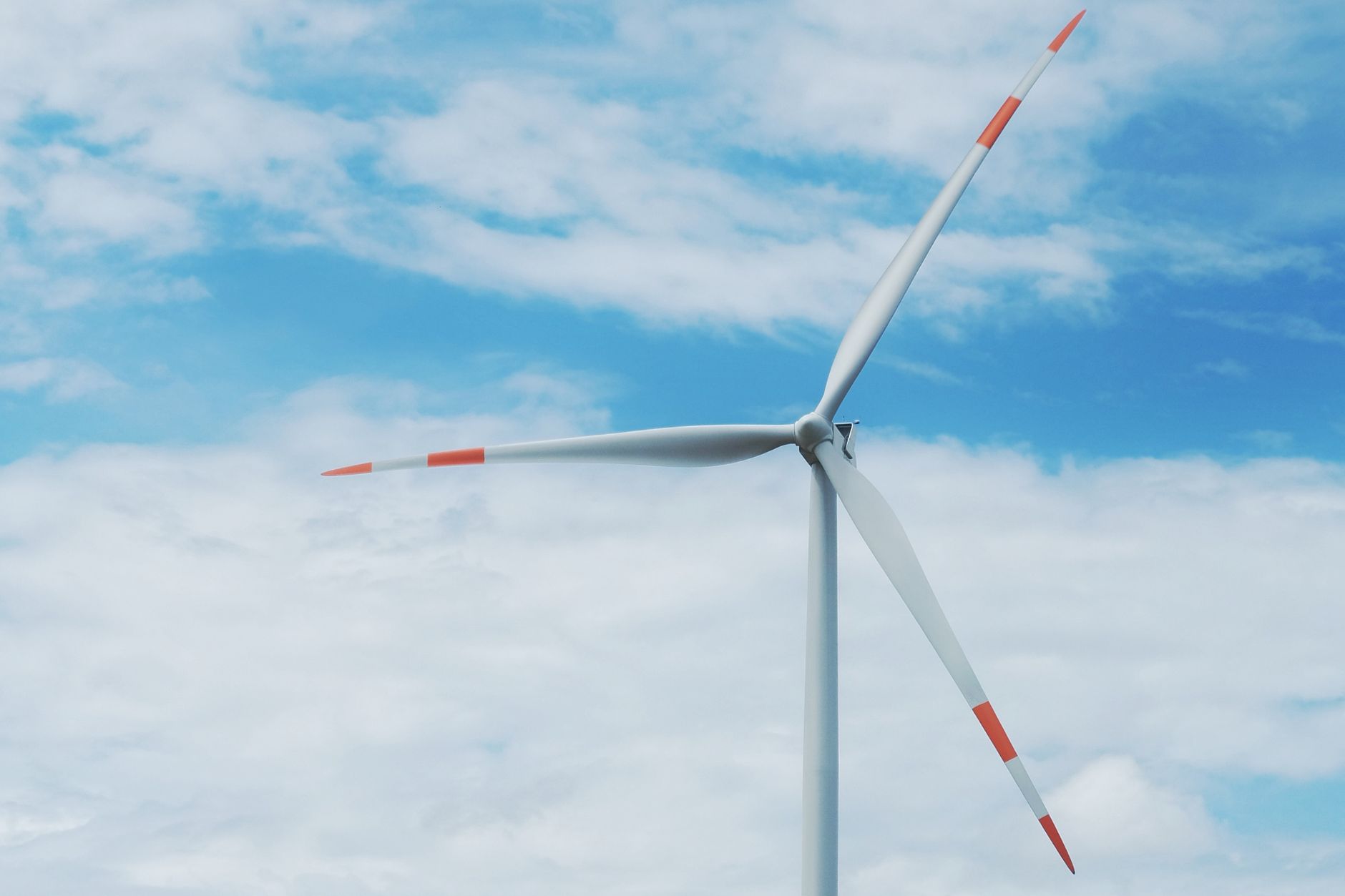 The 2025 Cloud-Based TMS Playbook: Cut IT Costs 30% & Future-Proof Logistics