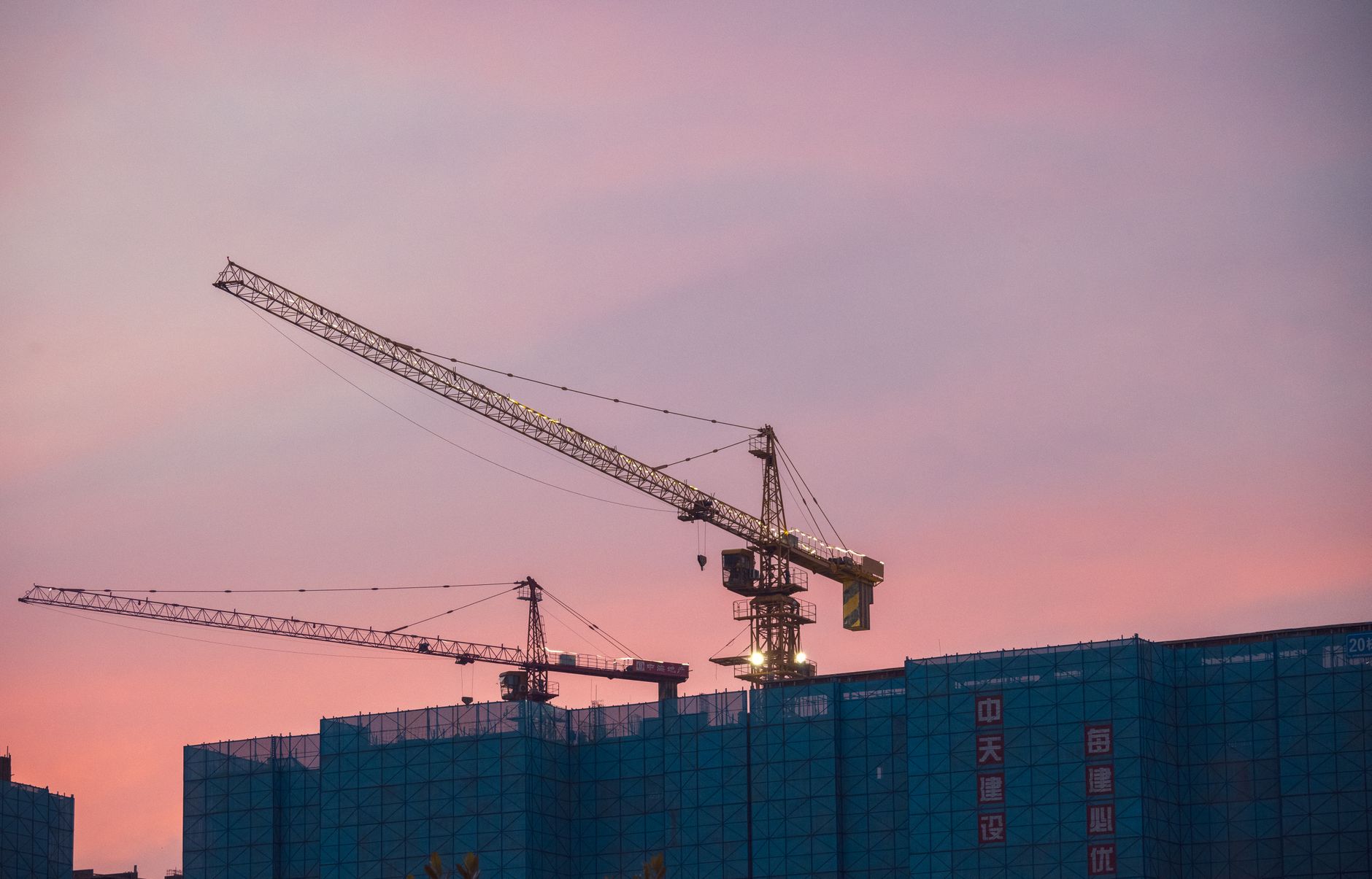 2025 Heavy Equipment Transport Playbook: Master Permits & Route Planning