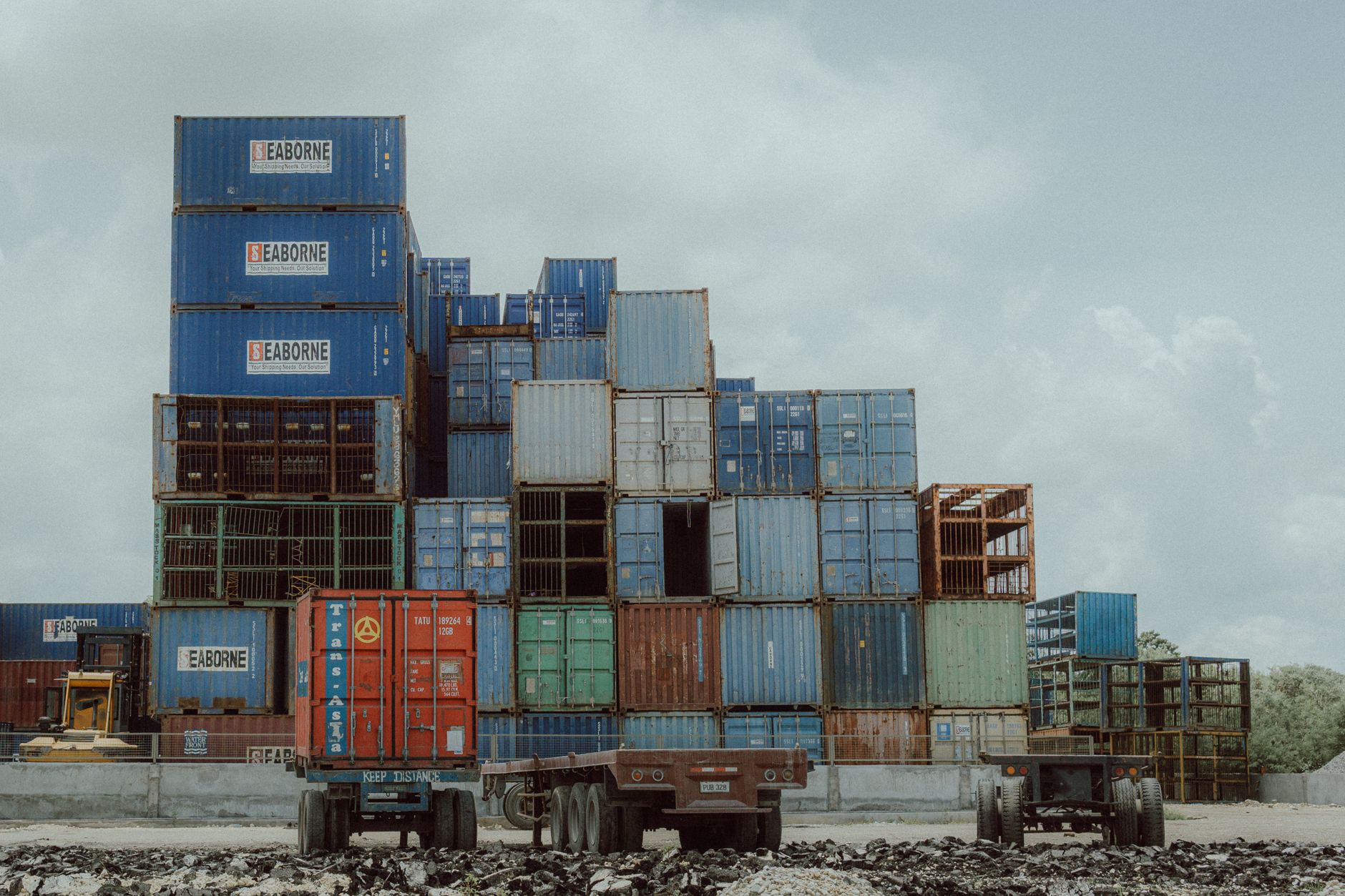 The 2025 Green Freight Logistics Playbook: Cut Emissions 25%, Boost ROI