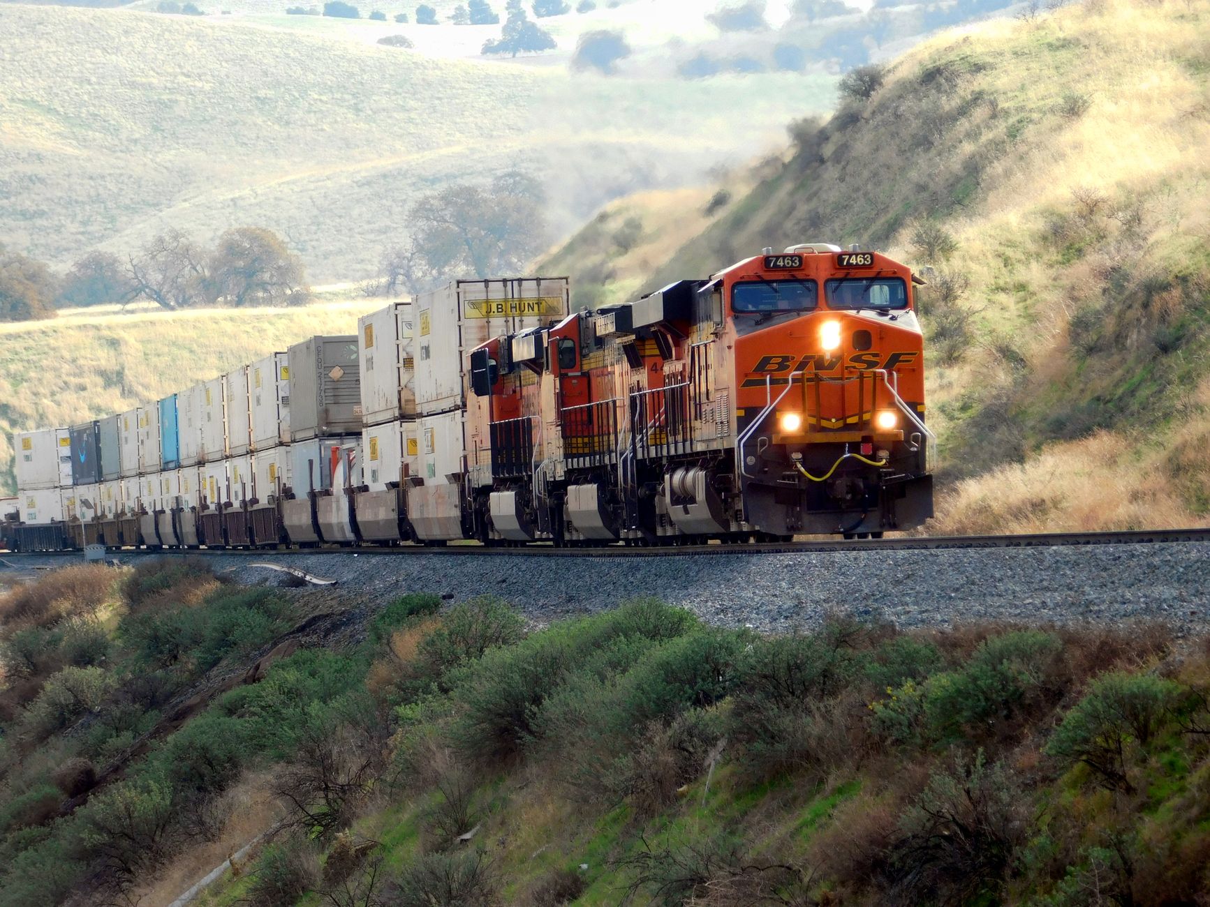 Unlocking Intermodal Savings: 30% Cheaper Rail-Truck, Zero Port Delays