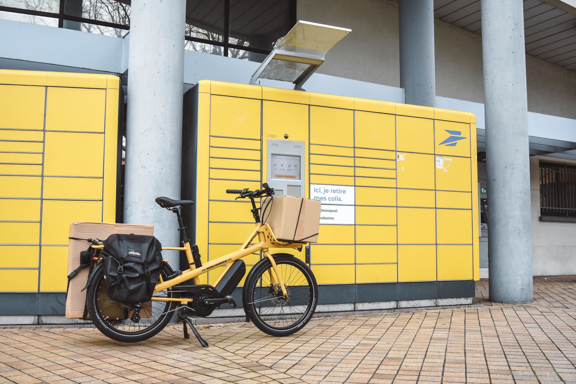 Micro-Hub Last-Mile: A Playbook for Urban Delivery