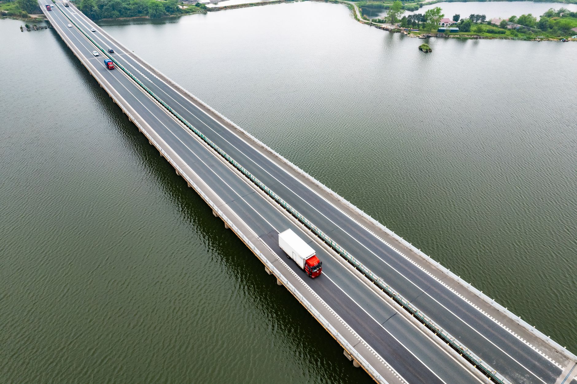 The 2025 Cross-Border E-commerce Logistics Playbook: Conquer Global Shipping