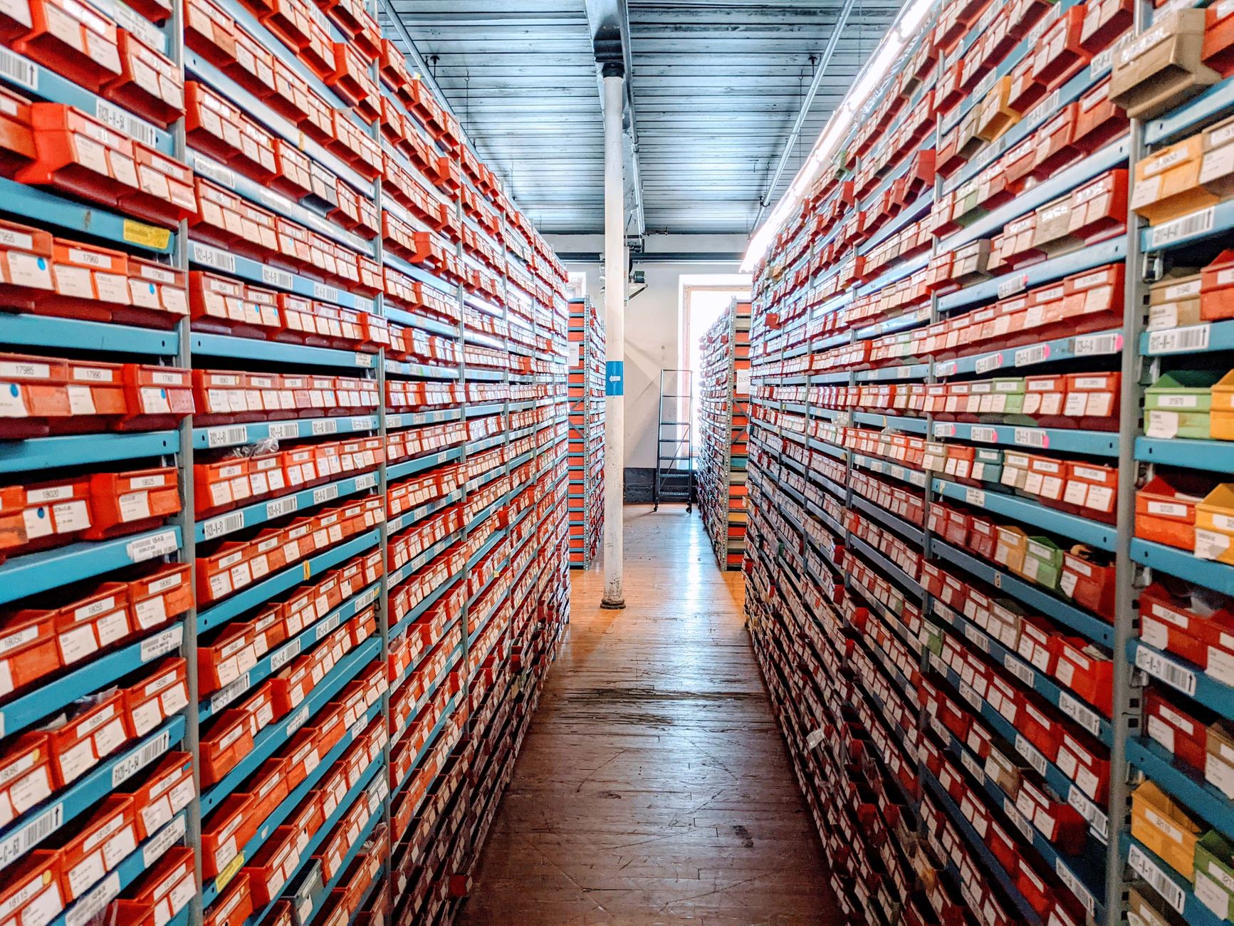 2025 Retail Theft Prevention Playbook: Secure Shipments, Slash Shrinkage