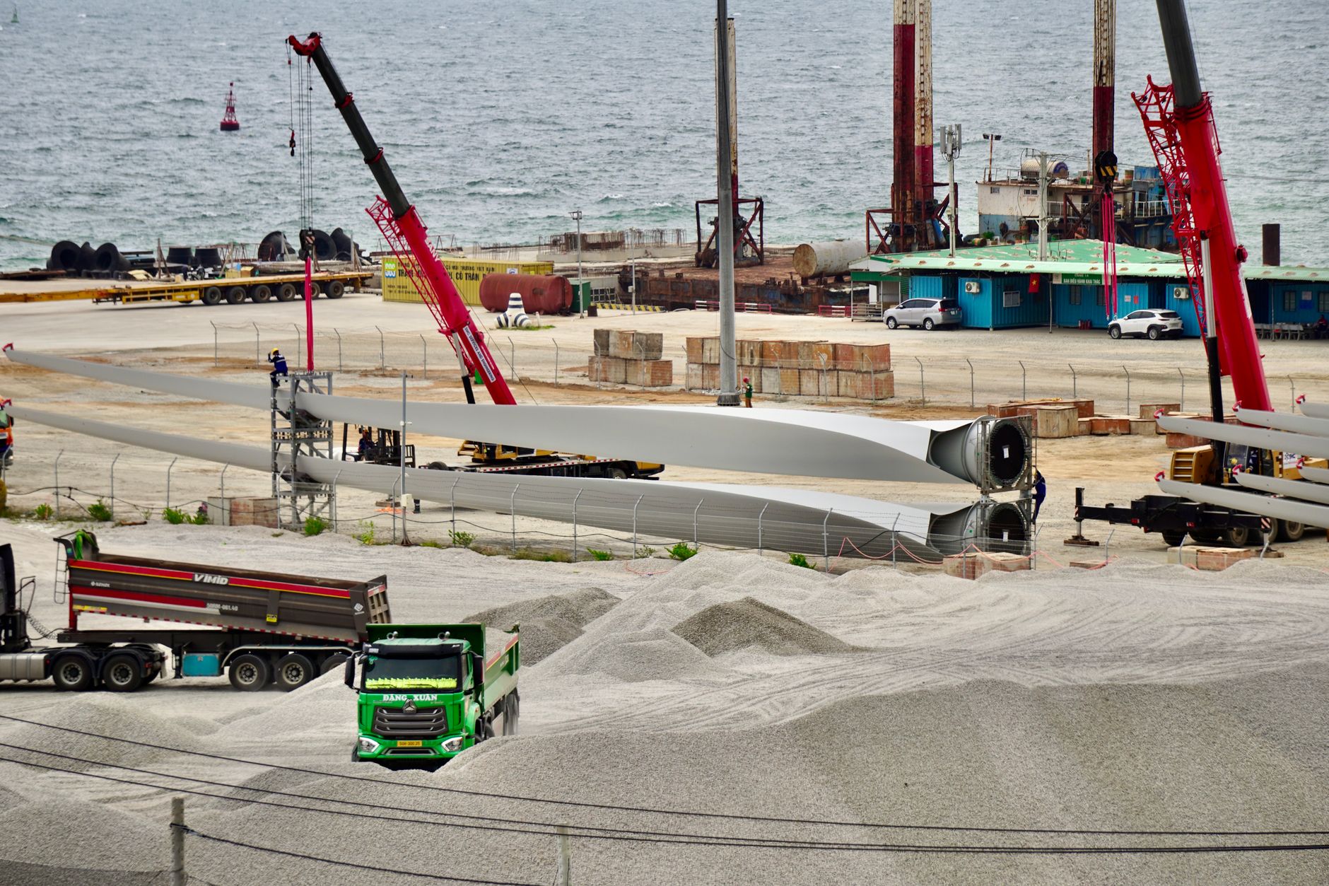 Renewable Energy Logistics: Oversize Costs & 2025 Expert Fix