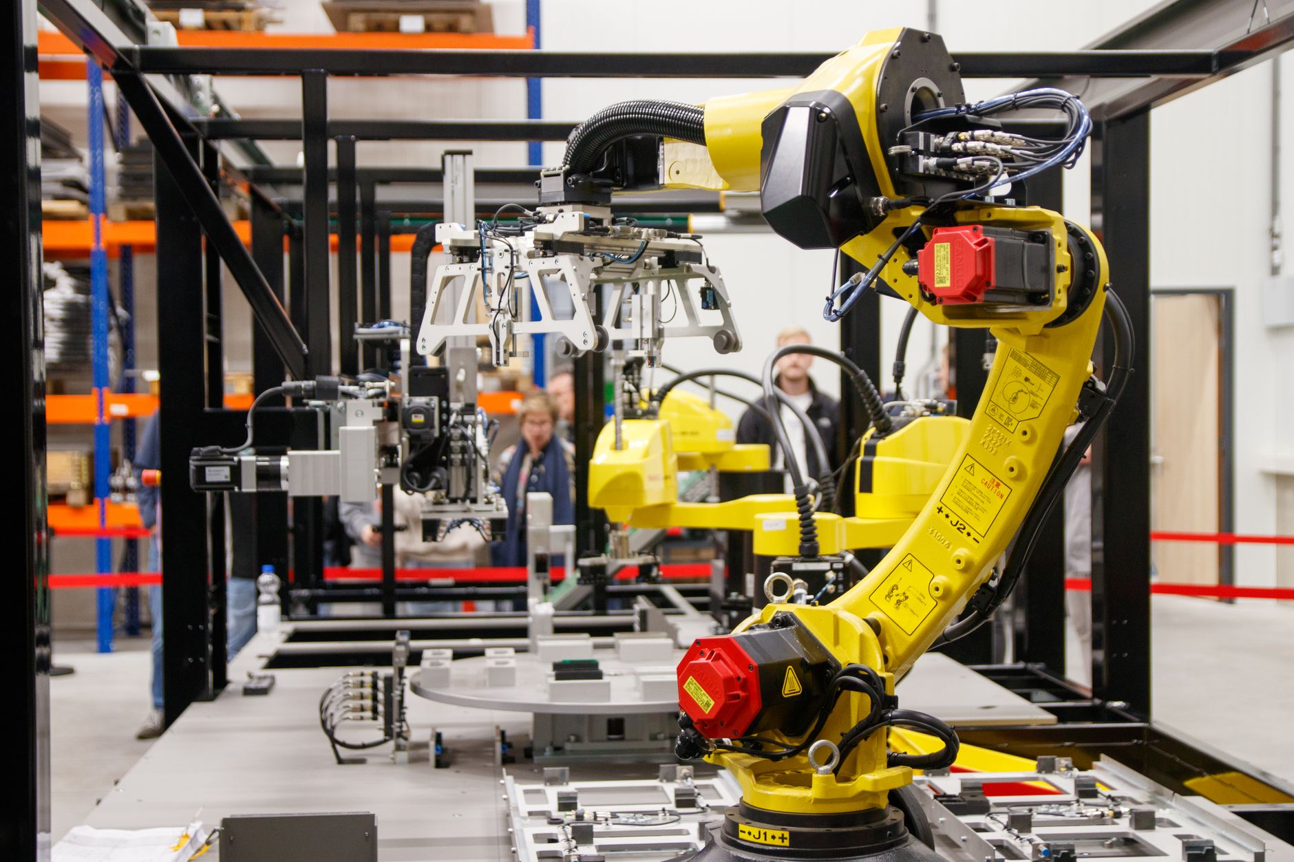 The 2025 Warehouse Robotics Implementation Playbook: High ROI Deployment