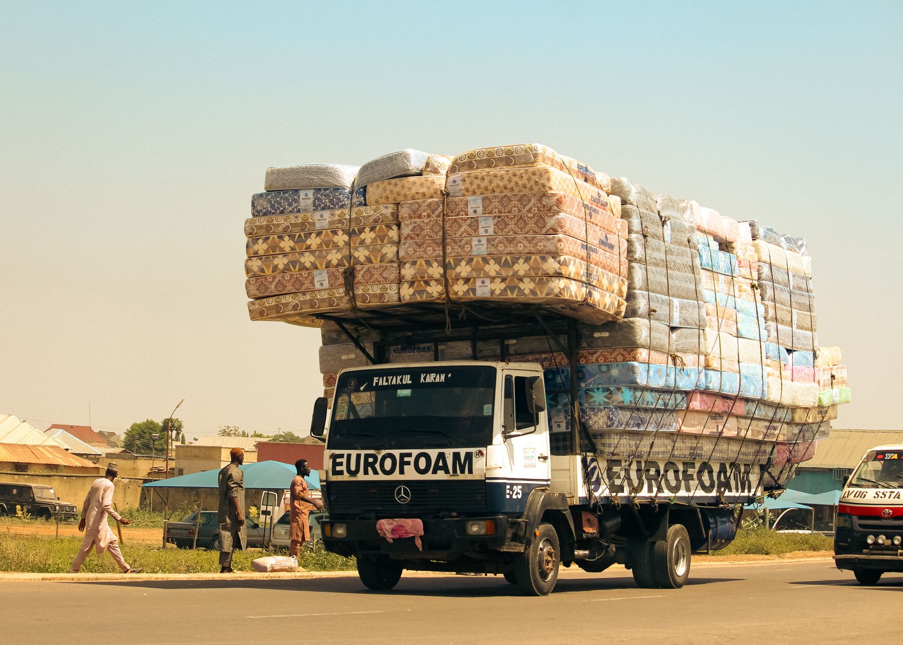 The 2025 Overweight Load Permits Playbook: Ensure Compliance & Cut Penalties
