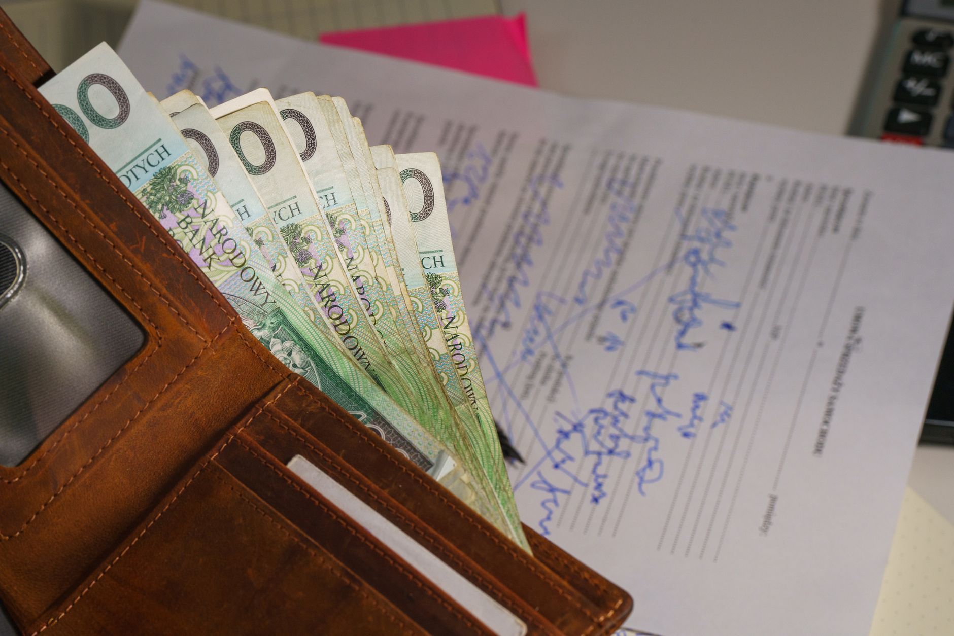 The 2025 Spot vs. Contract FTL Playbook: Maximize Profit in Volatile Markets