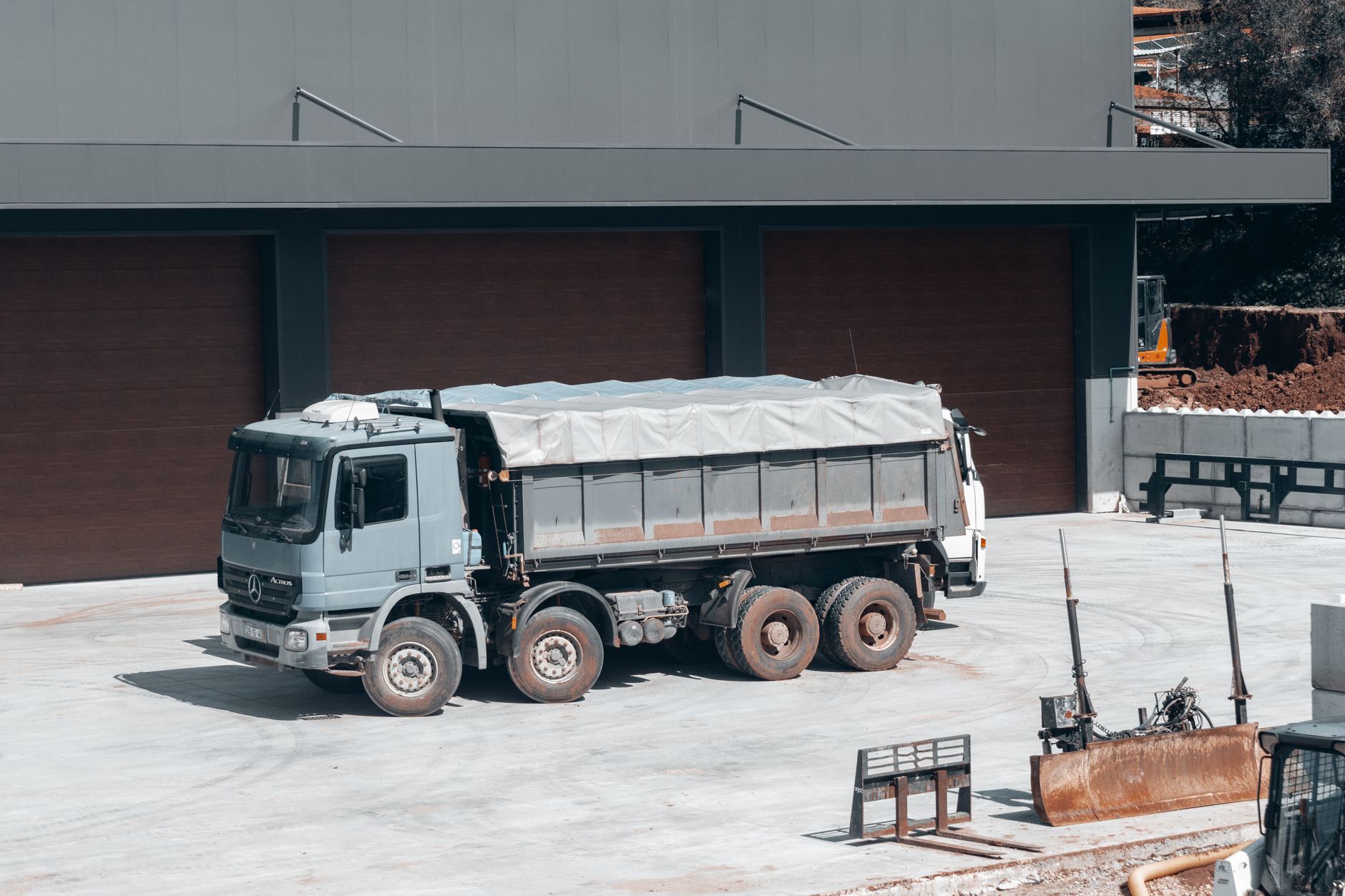 The Ultimate Guide: How to Deliver Project Cargo On-Time, On-Budget Without Costly Delays