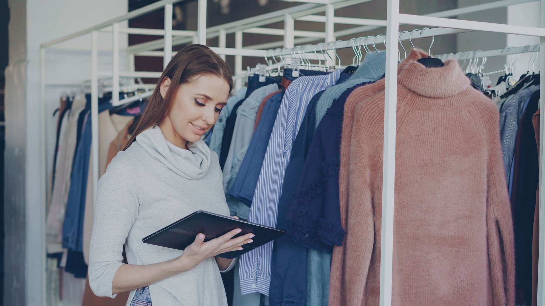 2025 Omnichannel Inventory Management Playbook: Cut Costs & Boost Sales