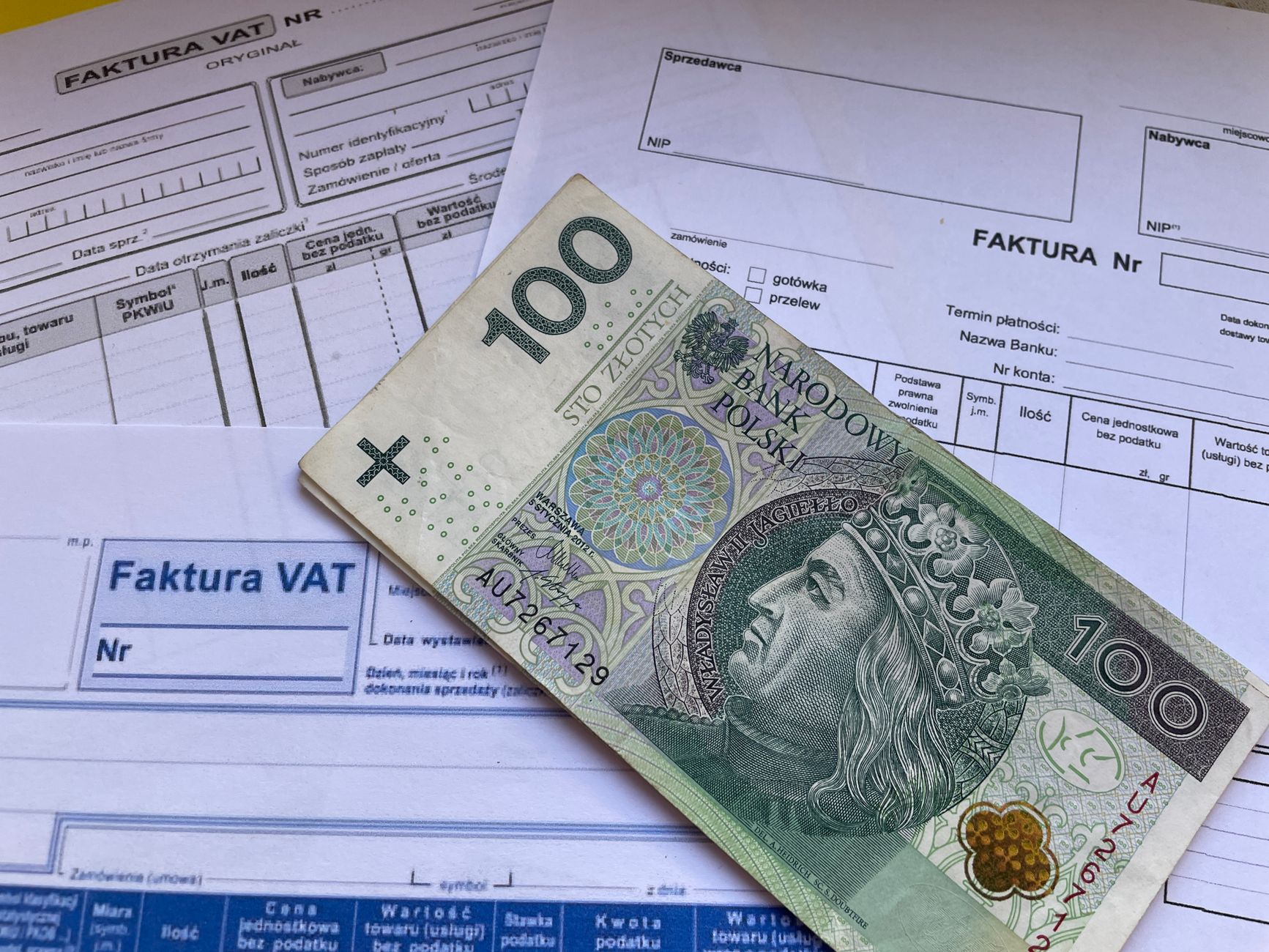 The 2025 Consular Invoice Playbook: Avoid 5-Figure Customs Fines