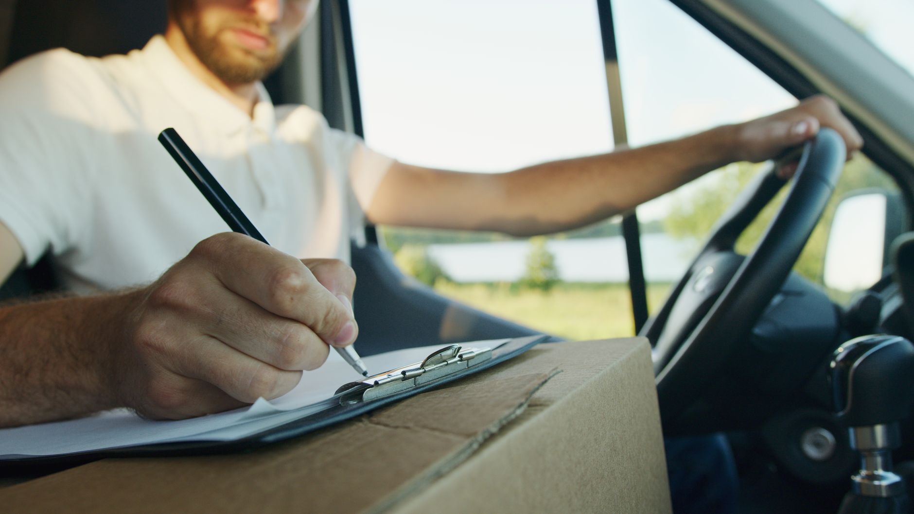 Mastering 2025 CMR Consignment Notes: Avoid €5,000 Fines & Delays