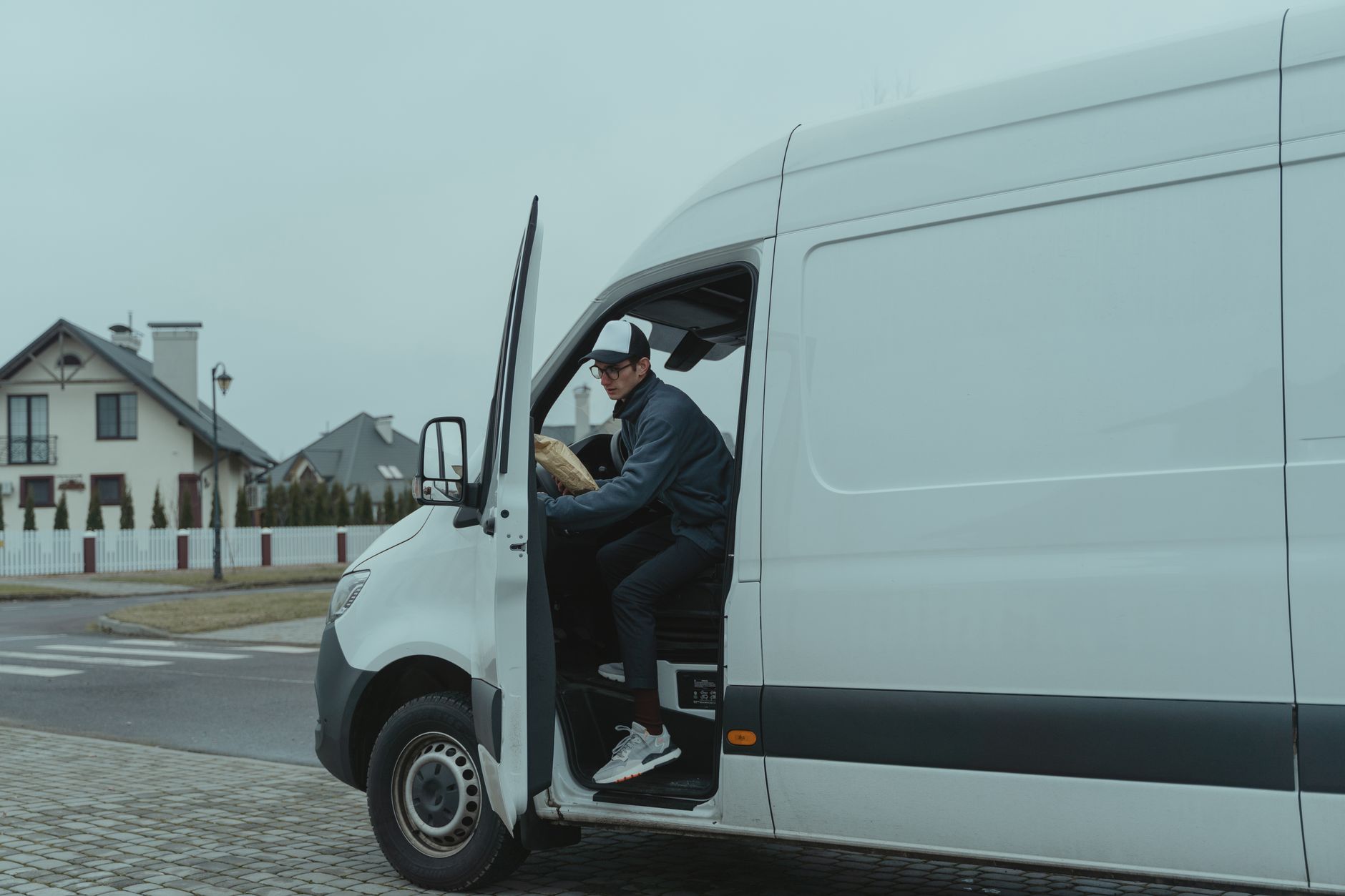 2025 Crowdsourced Last-Mile Delivery Playbook: Slash Costs & Boost Speed