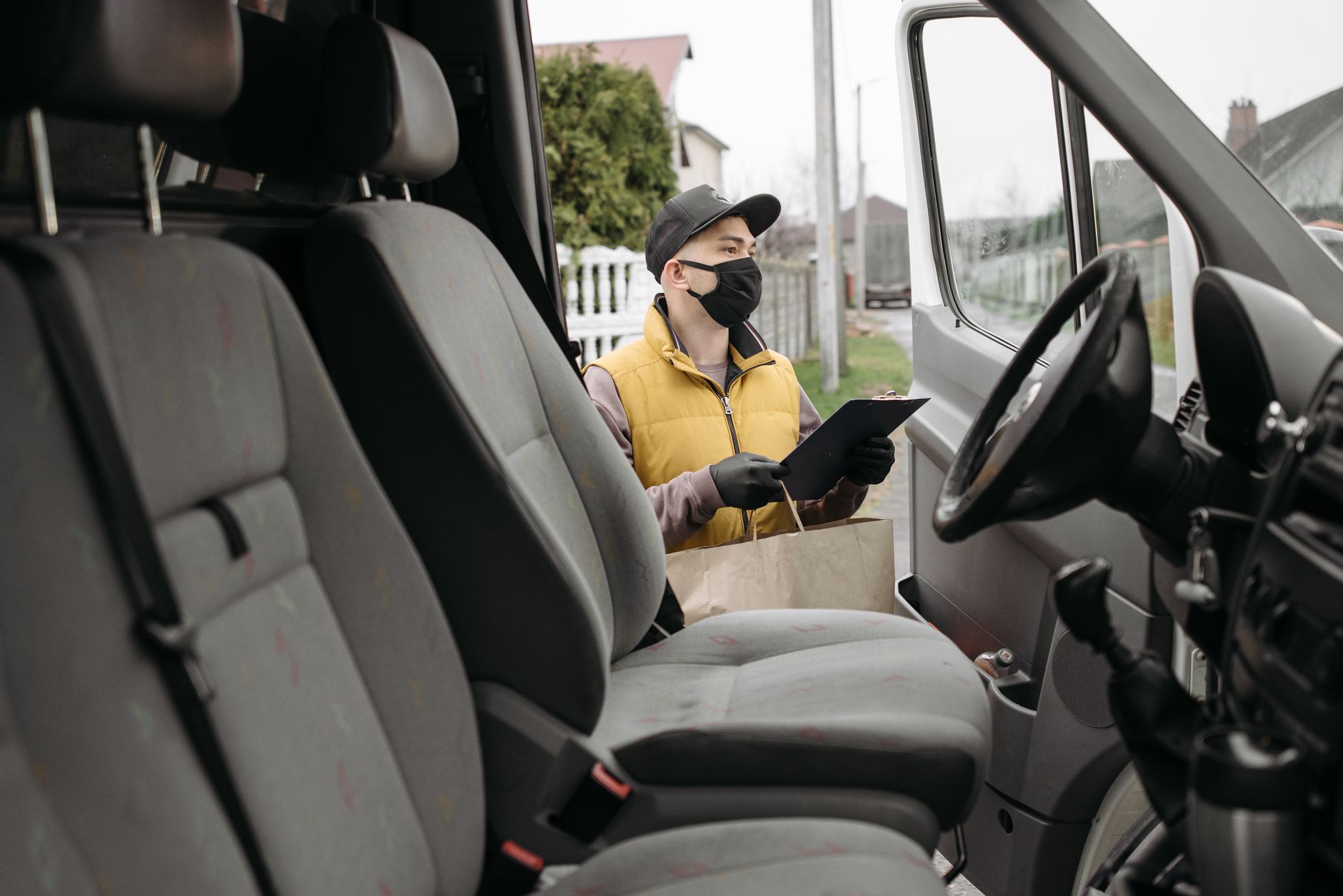 The 2025 New Vehicle Delivery Playbook: Cutting Dealership Transit Times 10%