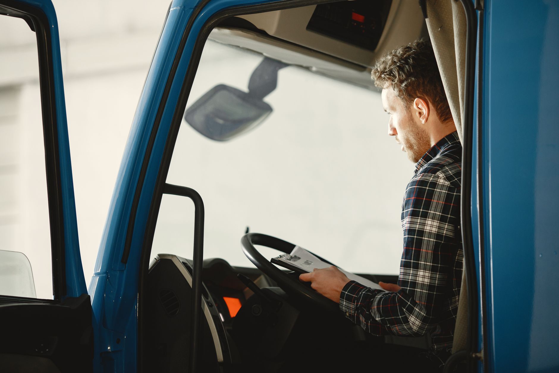 The 2025 FMCSA Safety Rating Playbook: Slash Costs & Boost Compliance