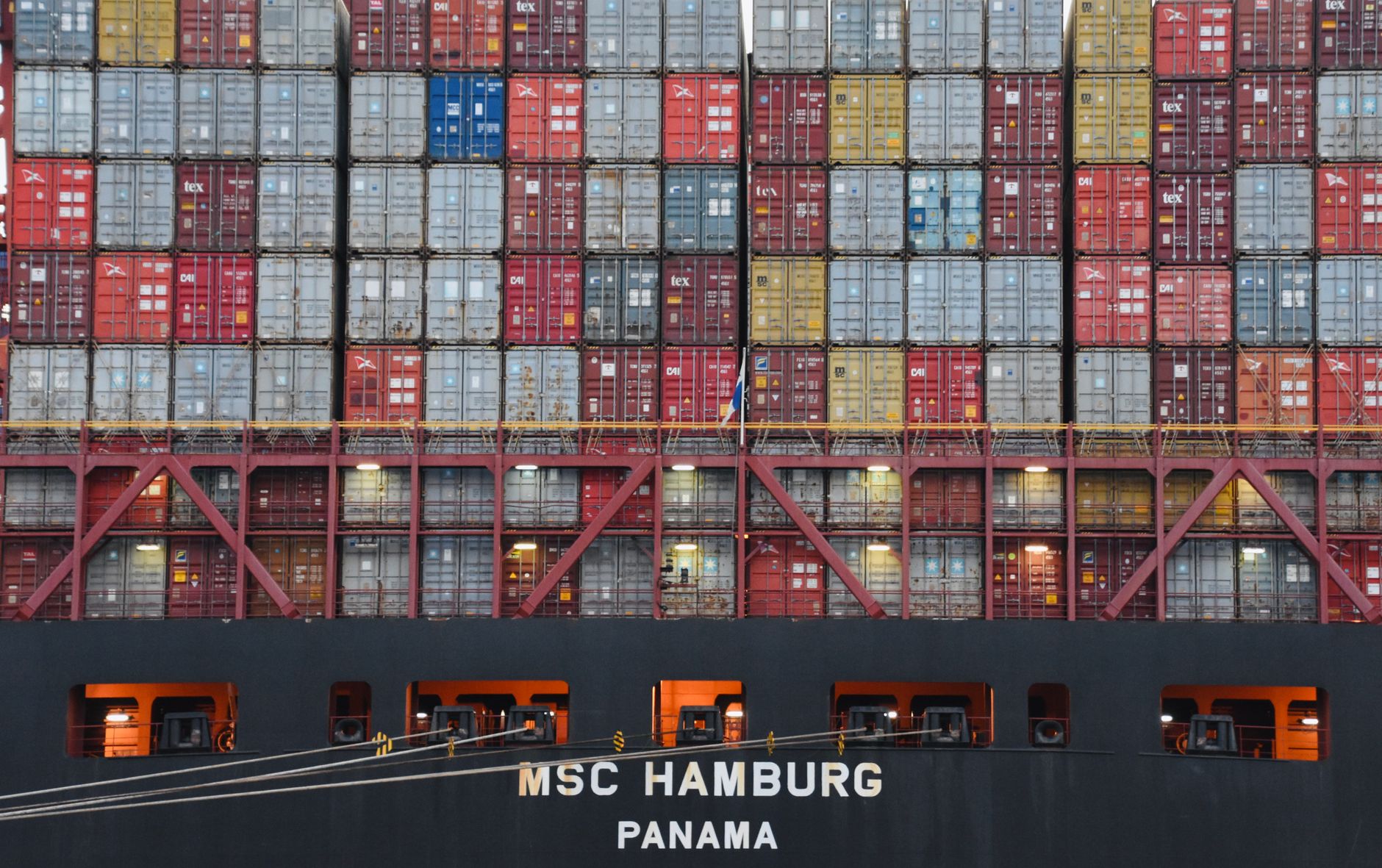 2025 Global Shipping Container Shortage: Causes, Costs & Your Fix