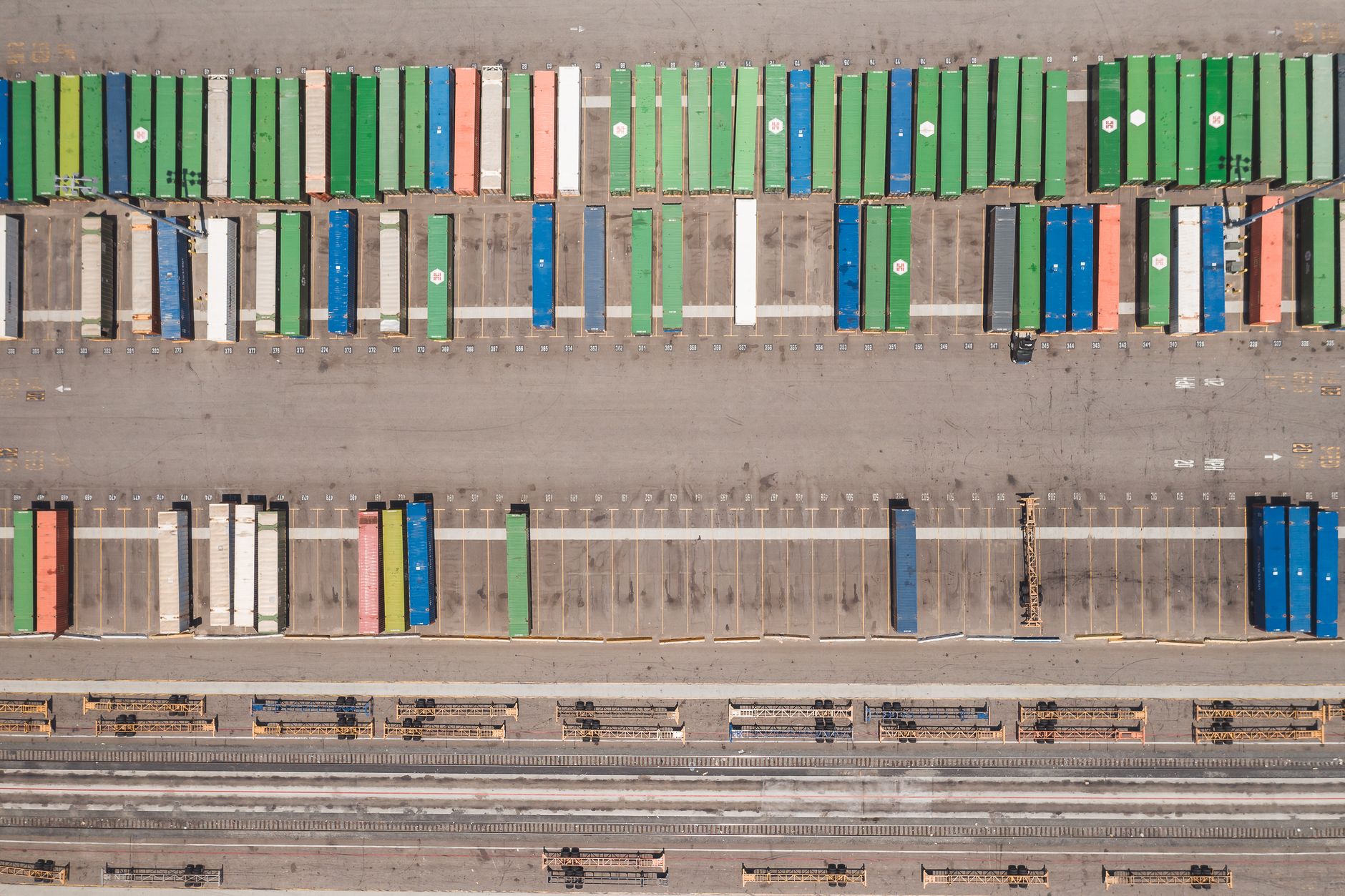 2025 CIF vs FOB Incoterms Playbook: Master Global Shipping & Cut Costs