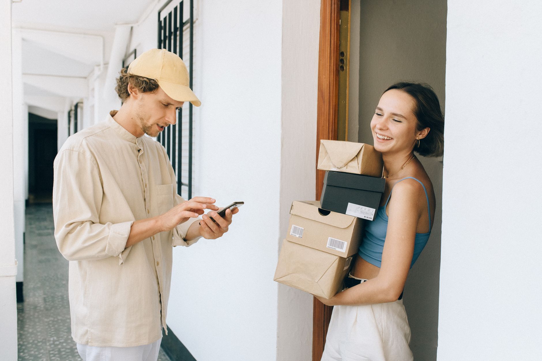The 2025 Subscription Box Logistics Playbook: Cut Costs & Boost Loyalty