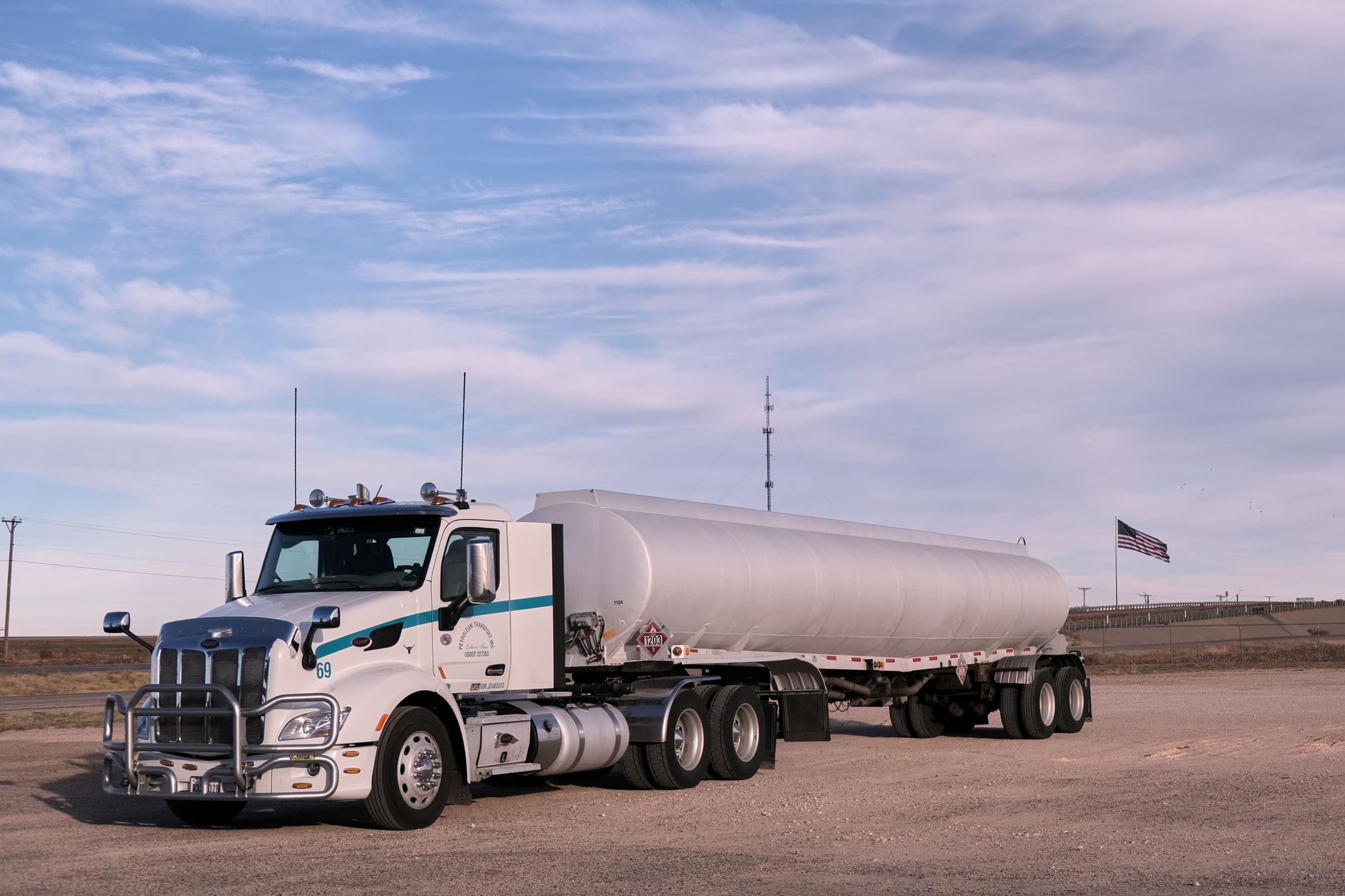 The 2025 Alternative Fuel Truck Playbook: Hydrogen, RNG, & Cost Savings